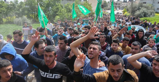 Hamas-Anhänger fordern Rache
