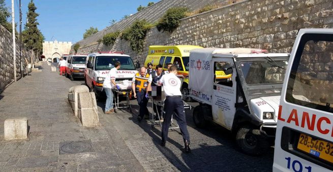 Terror in Jerusalem: Terroristen schießen auf Polizisten